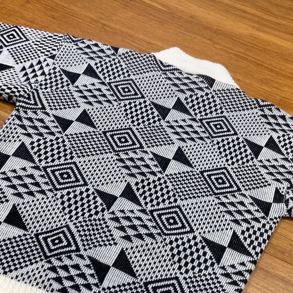 Vintage 80’s La Vista Geometric Black and White Turtle Neck Sweater